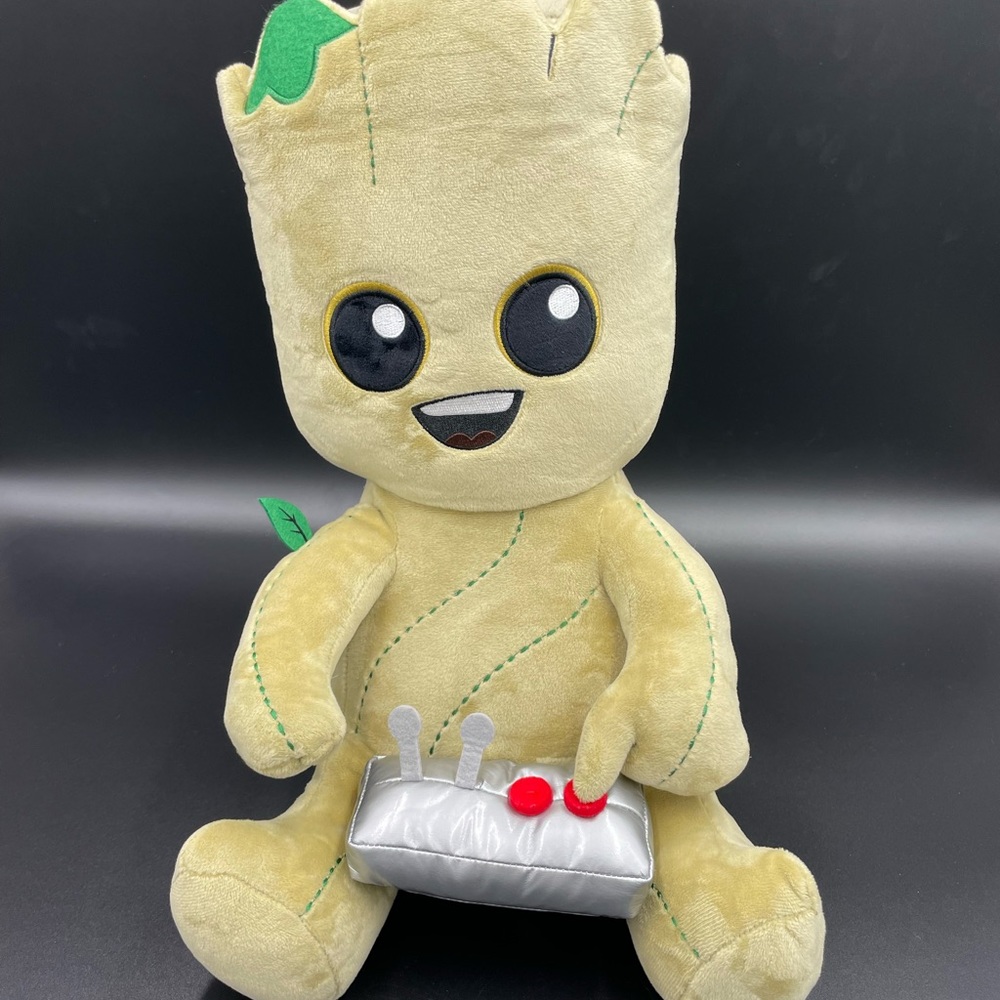 Marvel Hugme Groot With Push Button - Picture 1 of 6